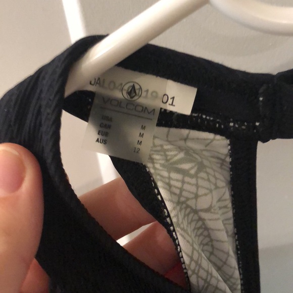 Gorgeous Sporty Swimsuit 😎 - Picture 2 of 7